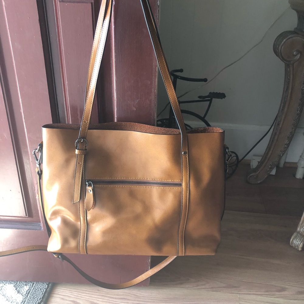 New 🆕Leather Tote Carmel color Large